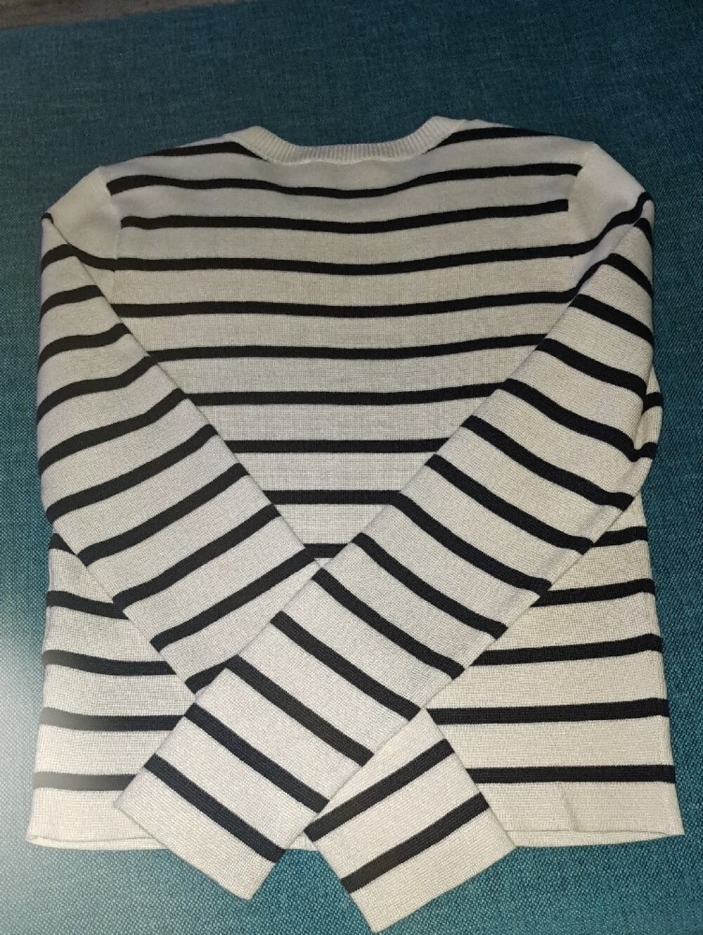 Abercrombie & Fitch Blue and White Striped Crewneck Sweater - Picture 5 of 6